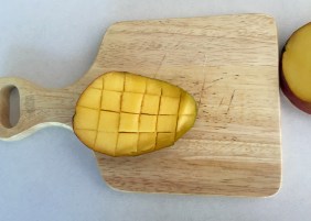 How To Cut A Mango - New Kid On The Guac